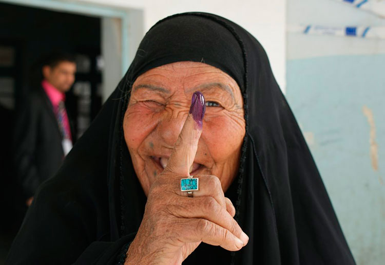 mujer-votando